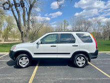 Load image into Gallery viewer, 2003 Honda Cr-V
