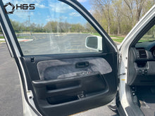 Load image into Gallery viewer, 2003 Honda Cr-V
