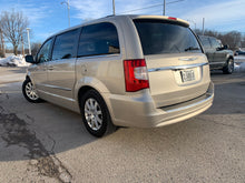 Load image into Gallery viewer, 2013 Chrysler Town &amp; Country Touring
