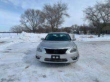 Load image into Gallery viewer, 2013 Nissan Altima 3.5 SV
