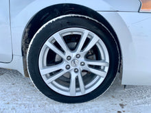 Load image into Gallery viewer, 2013 Nissan Altima 3.5 SV
