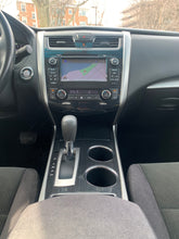 Load image into Gallery viewer, 2013 Nissan Altima 3.5 SV
