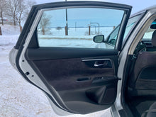 Load image into Gallery viewer, 2013 Nissan Altima 3.5 SV
