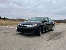 Load image into Gallery viewer, 2012 Toyota Camry LE Hybrid
