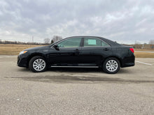 Load image into Gallery viewer, 2012 Toyota Camry LE Hybrid

