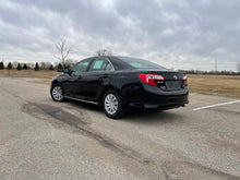 Load image into Gallery viewer, 2012 Toyota Camry LE Hybrid

