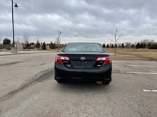 Load image into Gallery viewer, 2012 Toyota Camry LE Hybrid
