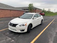 Load image into Gallery viewer, 2015 Nissan Altima
