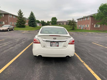 Load image into Gallery viewer, 2015 Nissan Altima
