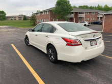 Load image into Gallery viewer, 2015 Nissan Altima
