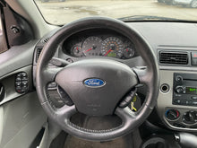 Load image into Gallery viewer, 2007 Ford Focus SES
