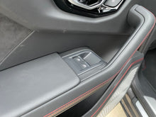 Load image into Gallery viewer, Lamborghini Urus
