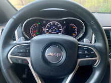 Load image into Gallery viewer, 2015 Jeep Grand Cherokee Laredo
