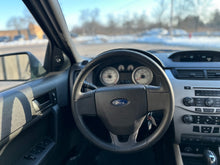 Load image into Gallery viewer, 2009 Ford Focus SE
