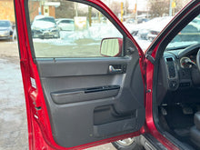 Load image into Gallery viewer, 2008 Ford Escape Limited
