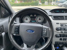 Load image into Gallery viewer, 2011 Ford Focus SE
