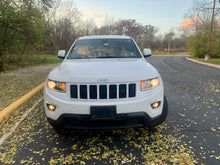 Load image into Gallery viewer, 2015 Jeep Grand Cherokee Laredo
