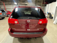 Load image into Gallery viewer, 2009 Toyota Sienna XLE
