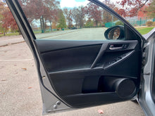Load image into Gallery viewer, 2013 Mazda Mazda3i

