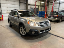 Load image into Gallery viewer, 2014 Subaru Outback 2.5l Premium
