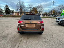 Load image into Gallery viewer, 2011 Subaru Outback 2.5l Premium
