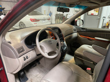 Load image into Gallery viewer, 2009 Toyota Sienna XLE
