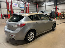 Load image into Gallery viewer, 2011 Mazda Mazda3 S Hatchback
