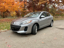 Load image into Gallery viewer, 2013 Mazda Mazda3i
