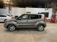 Load image into Gallery viewer, 2013 Kia Soul +
