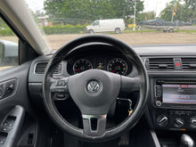 Load image into Gallery viewer, 2012 Volkswagen Jetta SE
