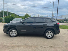 Load image into Gallery viewer, 2014 Jeep Cherokee Sport
