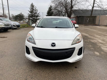 Load image into Gallery viewer, 2012 Mazda Mazda 3i Sky-Active
