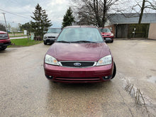 Load image into Gallery viewer, 2007 Ford Focus SES
